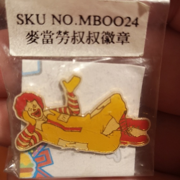 Vintage Ronald McDonald Pin - Picture 1 of 2